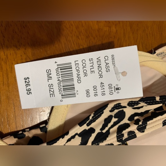 Kendall & Kylie Leopard Bikini Top - Picture 3 of 4